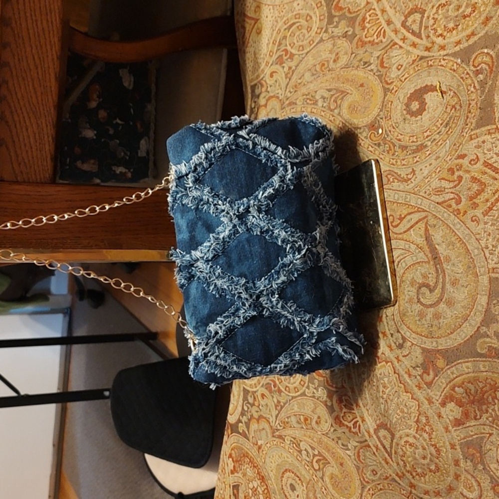 Denim Fashion Quilted Distressed Convertible Crossbody Bag  w/ Gold chain NWOT - Picture 3 of 12